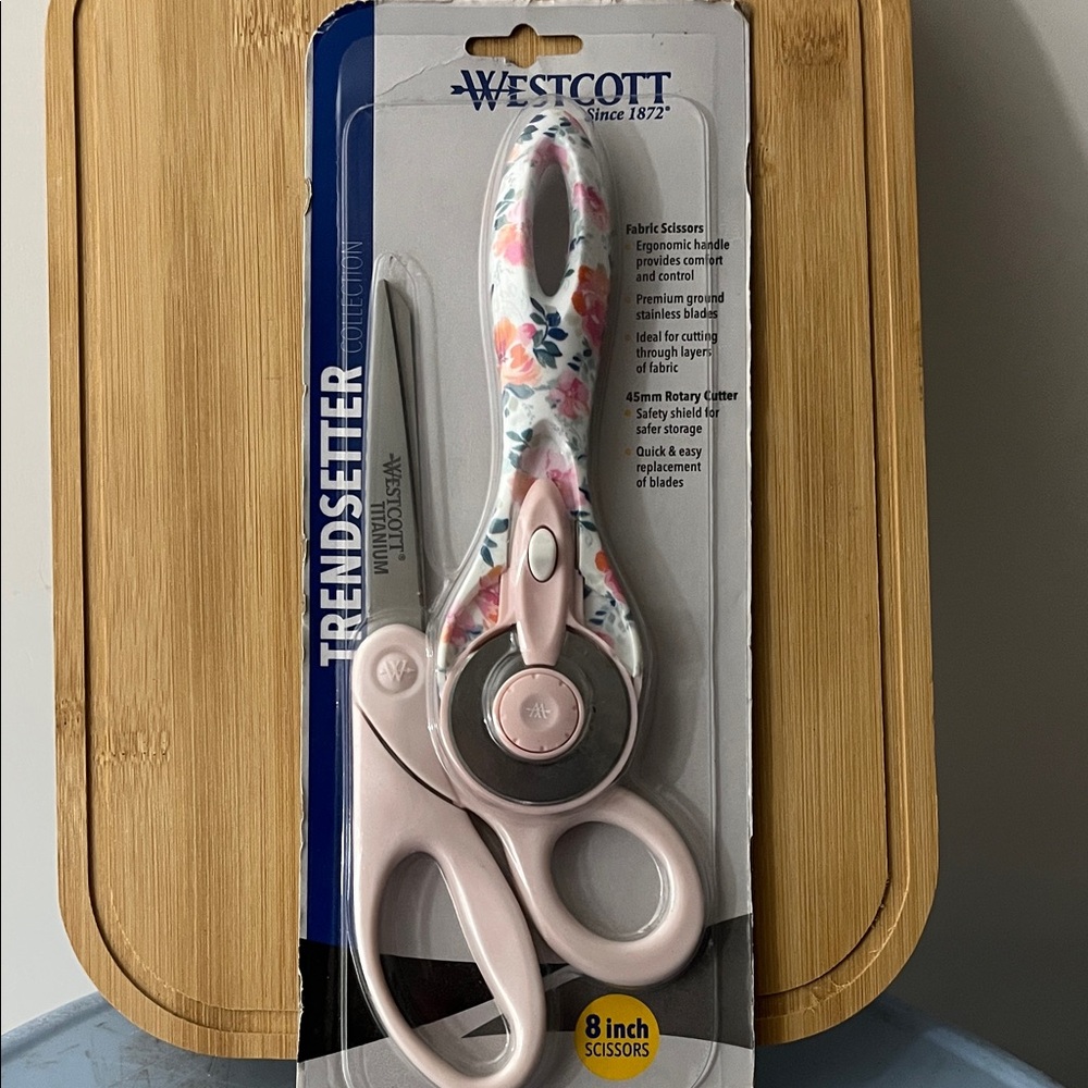 Trendsetter Pink Floral Scissors